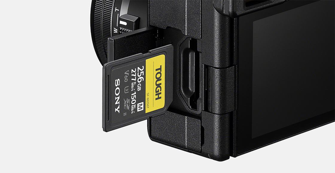 Zdjęcie gniazda na kartę z kartą pamięci SD