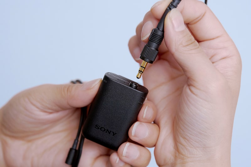 Gniazdo 3,5 mm z mechanizmem mocującym i podłączany mikrofon krawatowy